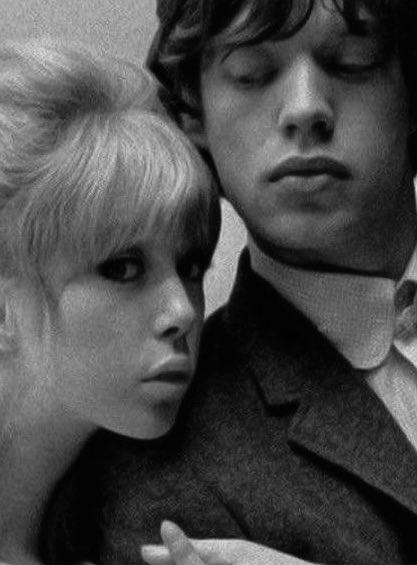 entreanemoia's tweet photo. Pattie Boyd and The Rolling Stones, 1964. https://t.co/WDsgBcT7rf