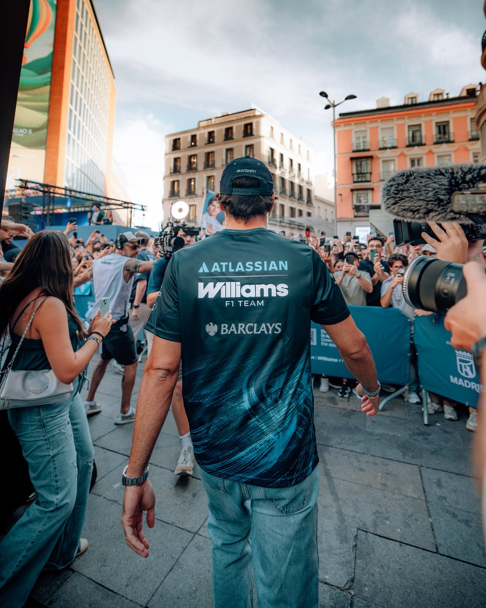 F1's tweet photo. Already feeling the love from his home fans 🇪🇸❤️

#F1 #SpanishGP https://t.co/ttAfG2eYzB