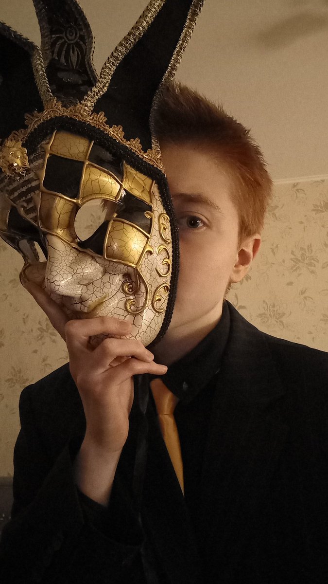 maskedrenzot's tweet photo. необходимо представиться

— Эрнест или по нику, Лоренцо / Ernest or Lorenzo
— hehehe/it/they/ass
— рептилоид
— масон
— иллюминат
— theatre kid
— #1 Sparxhead
— политически ультраусталый
— делаю всякие разные штуки
— bi / asexual

💡 https://t.co/EssS8EZfDZ