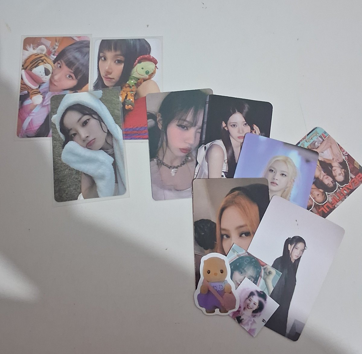 biacollectss's tweet photo. Feedback positivo para @doruchairoyu 💜 

“Minha compra chegou e eu amei tudo! 🥹💗 Os photocards vieram lindos, bem cuidados e em perfeito estado. Amei a variedade e cada detalhe da compra, além dos brindes que deixaram tudo ainda mais especial! 🎀✨ https://t.co/PnMteqAK0A