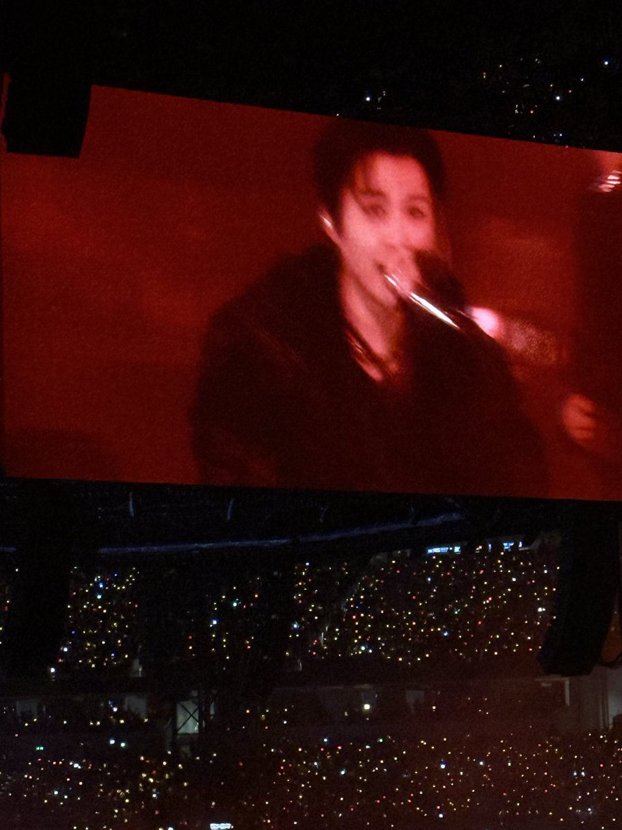 Daysi0911's tweet photo. BTS LA CONCERT,  sep05, #BTS_WORLDTOUR_ARİRANG_LA https://t.co/uvlaKXr61P