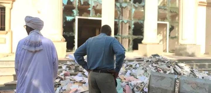 SudanTribune_EN's tweet photo. At least 13 people were killed, and 22 others were injured on Tuesday after an RSF drone strike targeted a crowded courthouse in Um Rawaba, North Kordofan, according to medical and legal monitoring groups.
https://t.co/zRLG5nZNNT
#Sudan #NorthKordofan #UmRawaba #SudanWar https://t.co/OrR81NYzD5