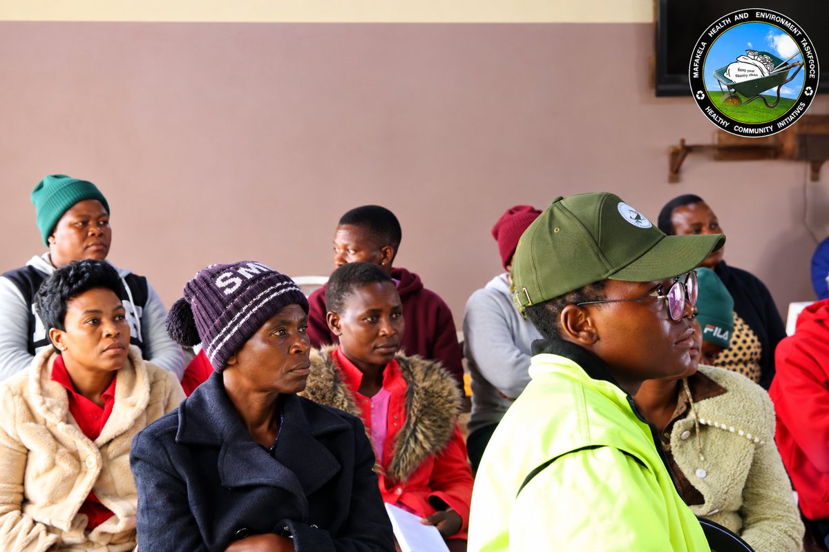 mafakela_hetf's tweet photo. Today, two of our #MHETF members attended an inception training meeting at Old Nic Mine in Killarney, bringing together residents, Old Nic Mine &amp; other stakeholders working towards establishing a Waste Management Community-Based Organisation.
#AsibuyeliEmuva #WasteManagement https://t.co/t92i8Pztom