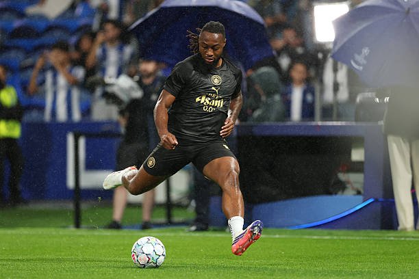 DeeTriumph's tweet photo. Whoever signed Semenyo or came up with the idea of bringing him to Manchester City needs to be sacked. 😭

This guy is absolutely useless. 🤦‍♂️💀 https://t.co/46ANEizpjj