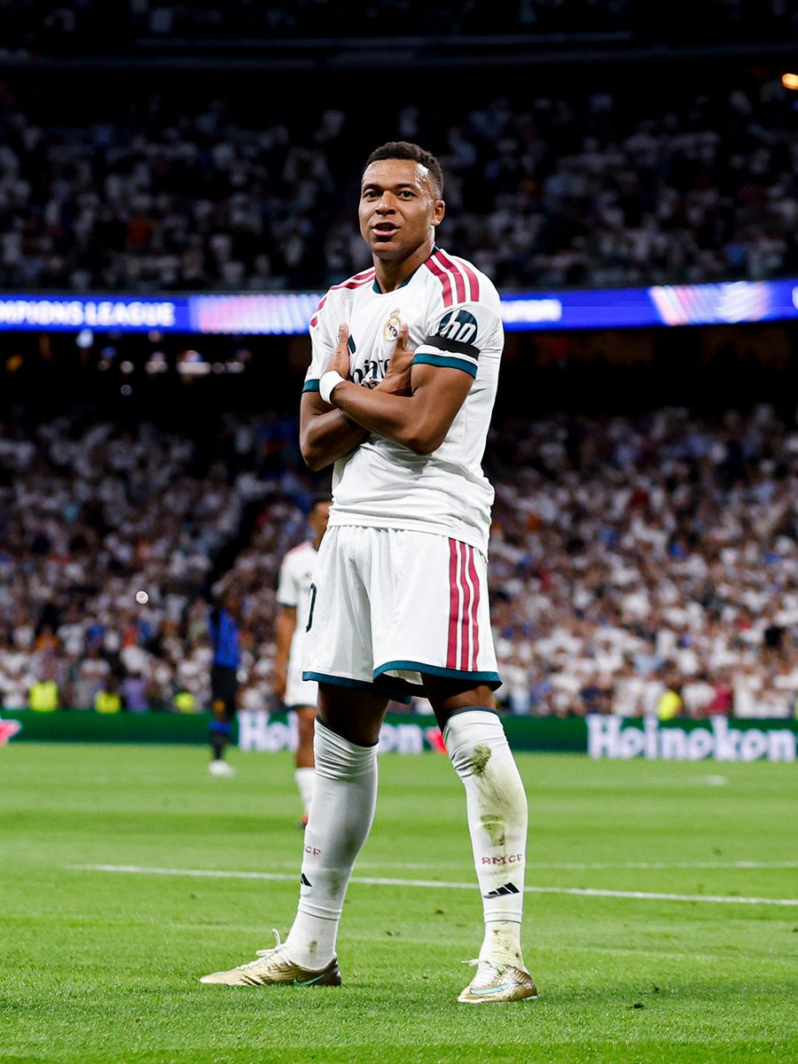 realmadrid's tweet photo. 😏 Simplemente, @KMbappe. https://t.co/GAAmsavT1y
