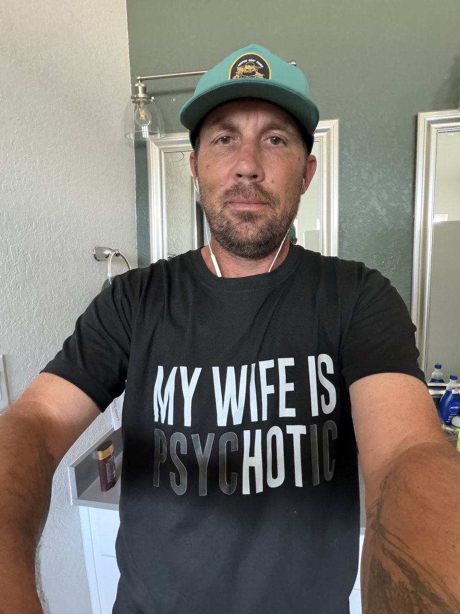 BenLoney's tweet photo. @LegacyLightX Best t-shirt ever https://t.co/q0kyjNWFuF