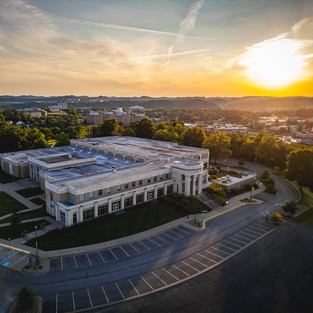 WVUFoundation's tweet photo. "Please know that your contribution is not just an investment in my future but also in the future of those I will serve in West Virginia and beyond. Your kindness and support mean the world to me." – WVU College of Law Scholar https://t.co/Mw98Z01bfn