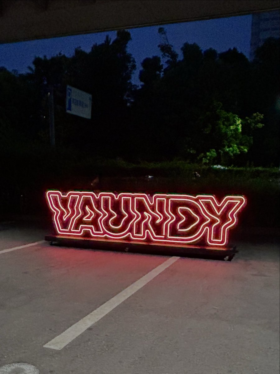 rikkadesign's tweet photo. Vaundy行ってきたよ〜！オールスタンディングがんばりました😉アドレナリン出た。#vaundy #幕張メッセ https://t.co/hBWHaja1aM