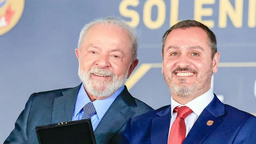 SodLinda's tweet photo. Alfredo Gaspar acusa Lula de estar por trás do monitoramento ilegal do Ministro Mendonça efetuado a mando do Diretor da PF, Andrei Rodrigues. Segundo o Deputado, o objetivo era monitorar os atos do Ministro responsável pela investigação do "caso INSS" que envolve Lulinha! 🔥 https://t.co/3AspXFZPVc
