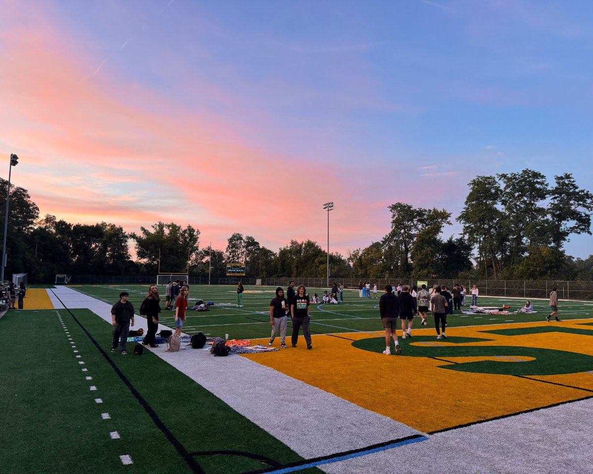 SetonLaSalle's tweet photo. Today, the class of 2027 celebrated their "Senior Sunrise" on Merrick Field. We love to see our seniors carry on this tradition, cherishing the time together they have left here at Seton LaSalle. Once a Rebel, always a Rebel! #ClassOf2027 #RebelsForever #SeniorSunrise https://t.co/Pqi3IHdwuZ