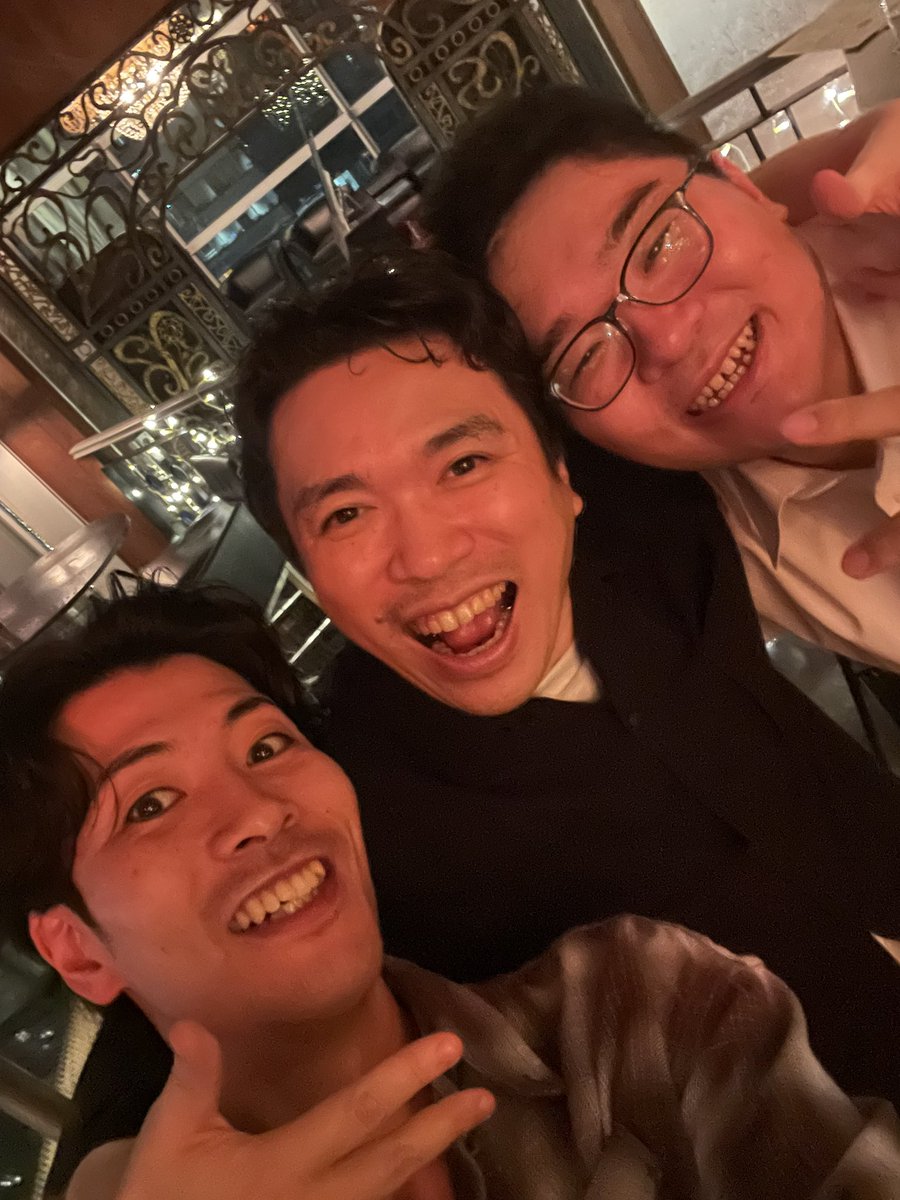 chi_yo_da_'s tweet photo. SKRYUくんと2.3年振りに再会
数年前のどうしようもない自分のケツ叩いてくれたことのお礼をやっと言えた
あの時から変わらず超SUPER STAR⭐️
機会設けてくれた正社員さん
ありがとうございます！ https://t.co/FaQbdBPQqw