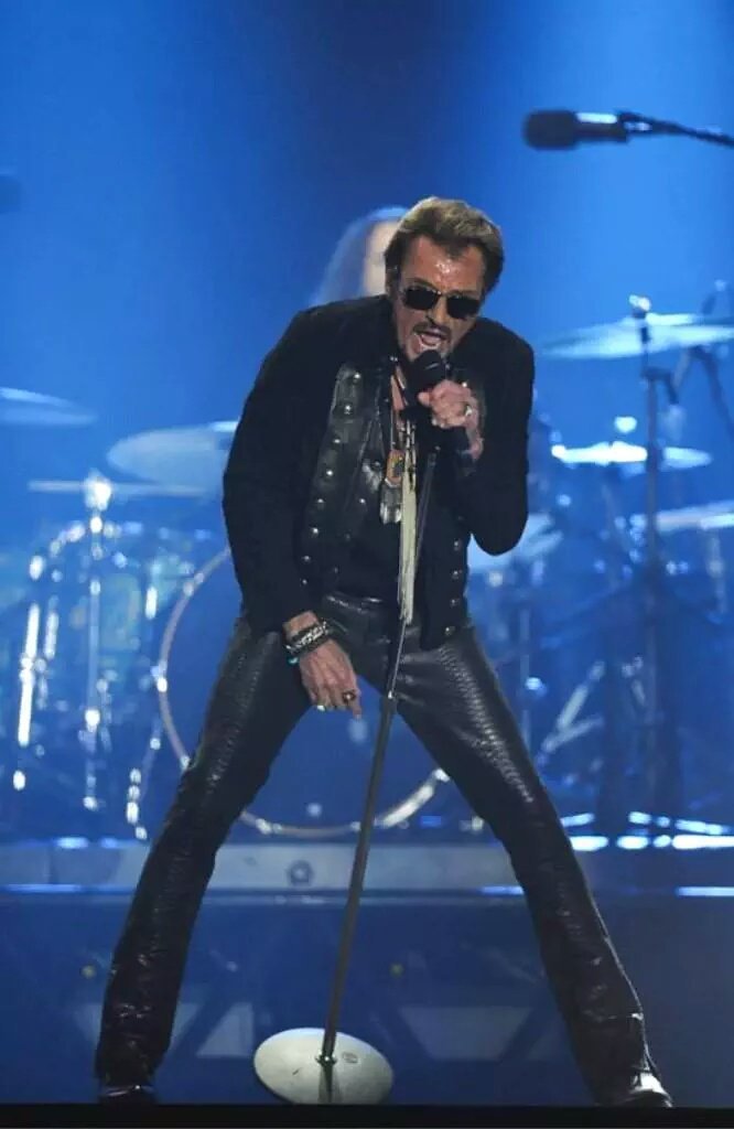 denisgueldry's tweet photo. Bonsoir aux amies amis fans de Johnny Hallyday je vous souhaite une très bonne soirée bises Rock'n'roll blues 😘✌️🦅🎸🐺🙏#TeamHallyday #EternelJohnny #DuRespectAJohnnyEtLaeticia #JohnnyHallydayDéjà83Ans @LHallyday @JohnnySjh https://t.co/uj8cW9bMPF