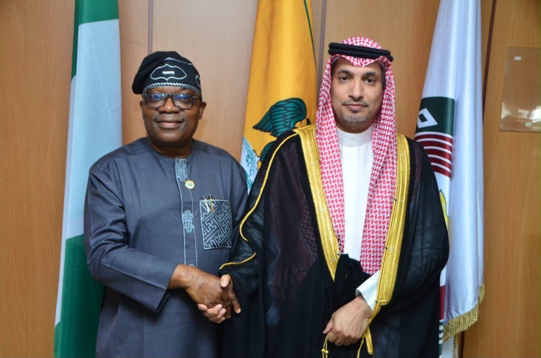 KSAembassyNG's tweet photo. التقى السفير يوسف بن محمد البلوي، بمعالي وزير الدولة للشؤون الخارجية النيجيري، السفير سولا إنيكانولاي، في مكتب معاليه، اليوم الثلاثاء الموافق 8 سبتمبر 2026م. https://t.co/PeHoRMarDv