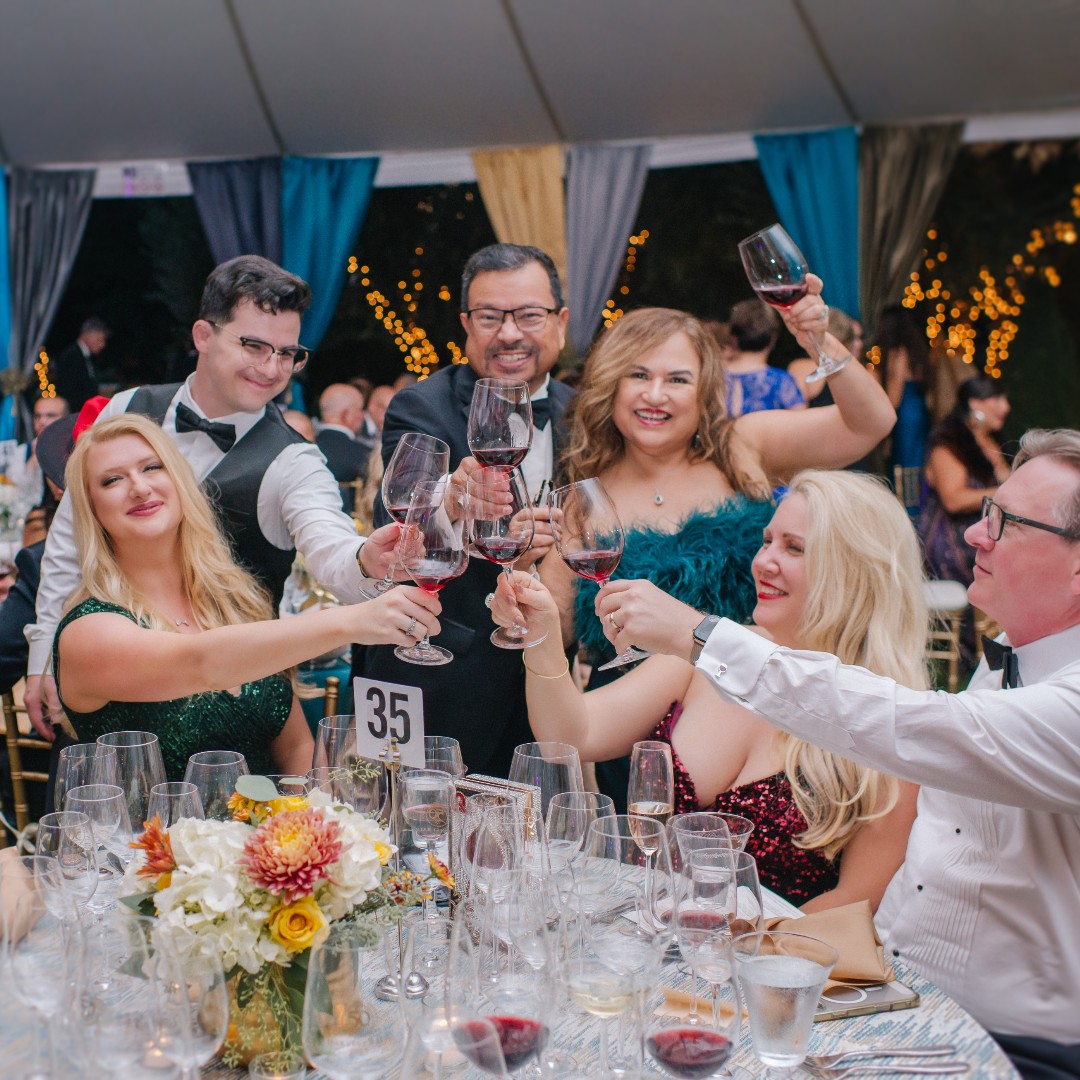 vsattui's tweet photo. One last summer night out? Come join us. 🍷✨

Come celebrate the end of summer with us at the Harvest Ball on September 19. Get dressed up, sip some sparkling wine, enjoy an incredible Italian dinner, and dance the night away under the big top with Super Diamond. https://t.co/eiL2x0cpmw