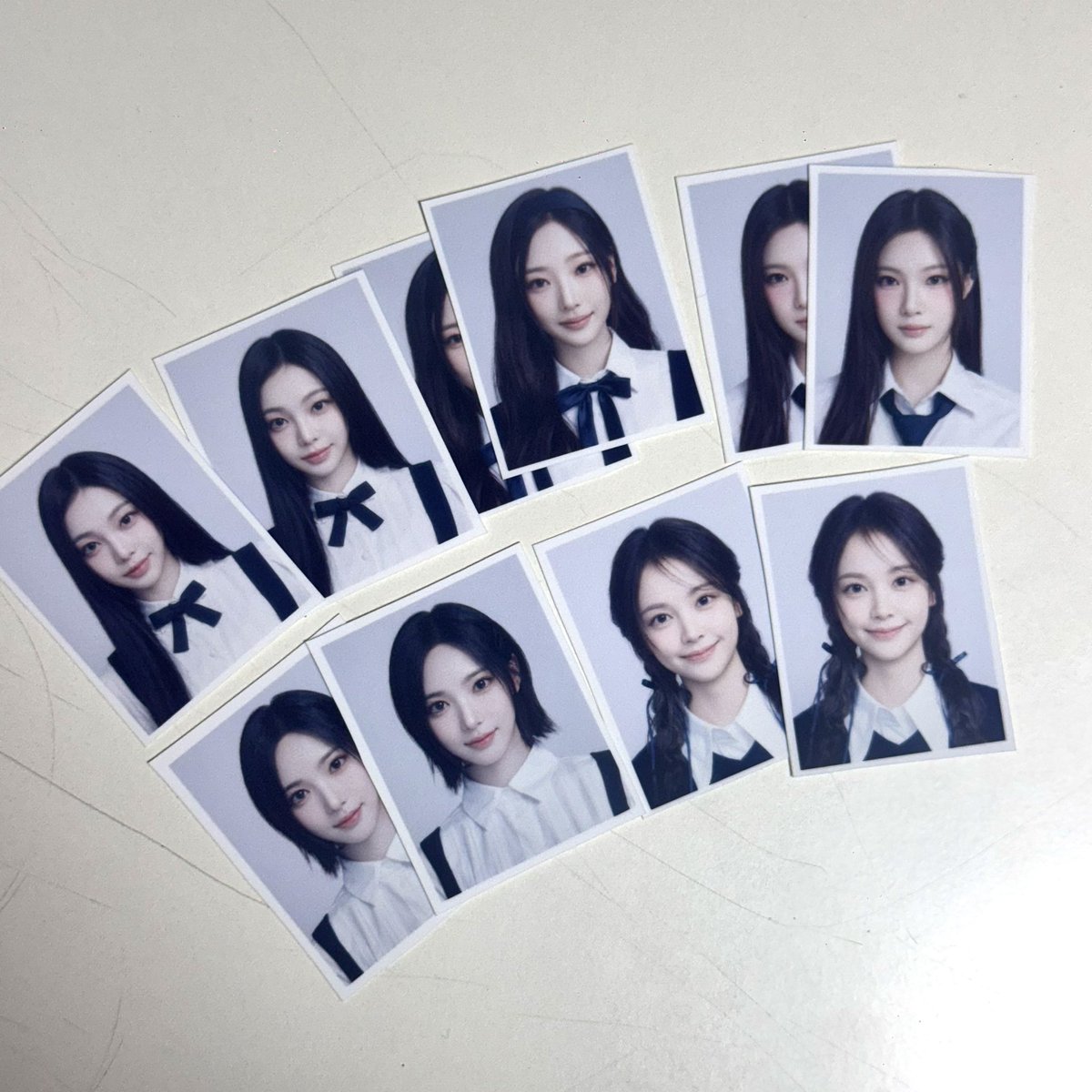 luv2hearts's tweet photo. 직접 그린 그림으로 만든 수제 핀버튼★

#RT 추첨 2분께 수제 일러스트 핀버튼 드립니다//
구성 : 멤버 택2 + 포하츠 클럽 증명사진 멤버 택1

🗓️~ 9/18일 당발♪

 • 참저삭 30
 • 당첨자 배송비 부담 O
 • 재판매X https://t.co/bYl3P6aWRi