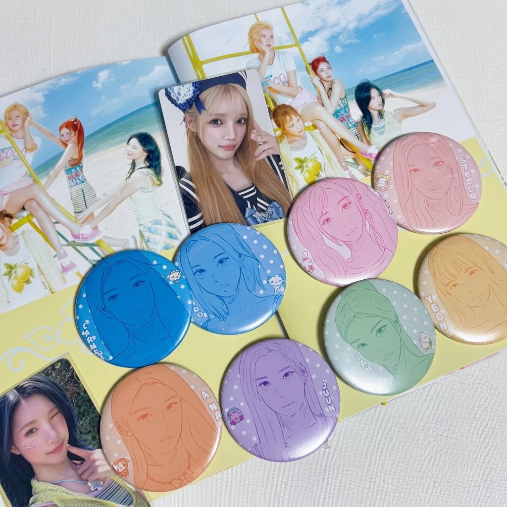 luv2hearts's tweet photo. 직접 그린 그림으로 만든 수제 핀버튼★

#RT 추첨 2분께 수제 일러스트 핀버튼 드립니다//
구성 : 멤버 택2 + 포하츠 클럽 증명사진 멤버 택1

🗓️~ 9/18일 당발♪

 • 참저삭 30
 • 당첨자 배송비 부담 O
 • 재판매X https://t.co/bYl3P6aWRi