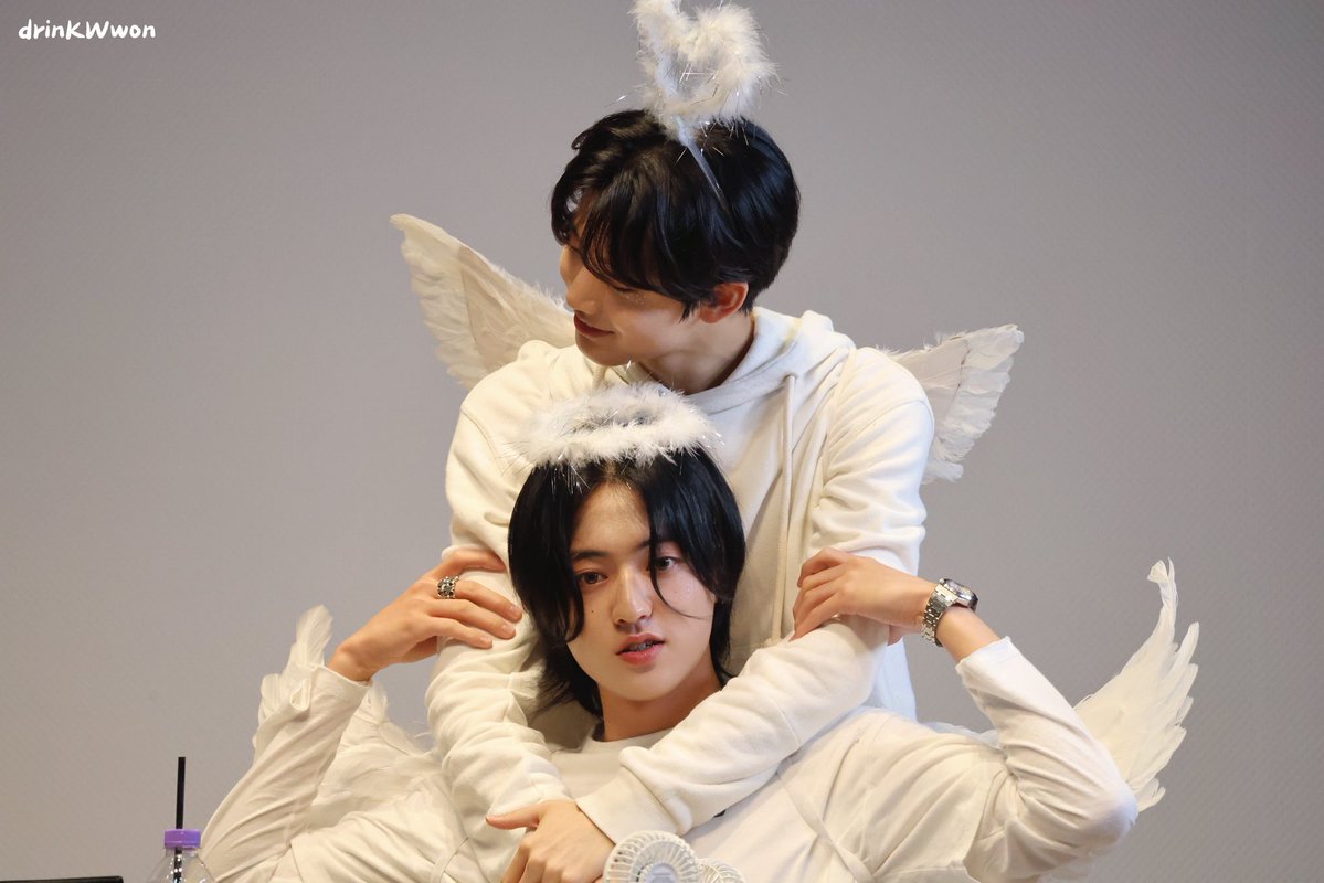 ul_zzk's tweet photo. ジュンギュさんお誕生日おめでとう
ジュンギュが毎日笑顔でいられますように！

#ジュンギュに愛をギュッと https://t.co/l2ON5lK4Lh