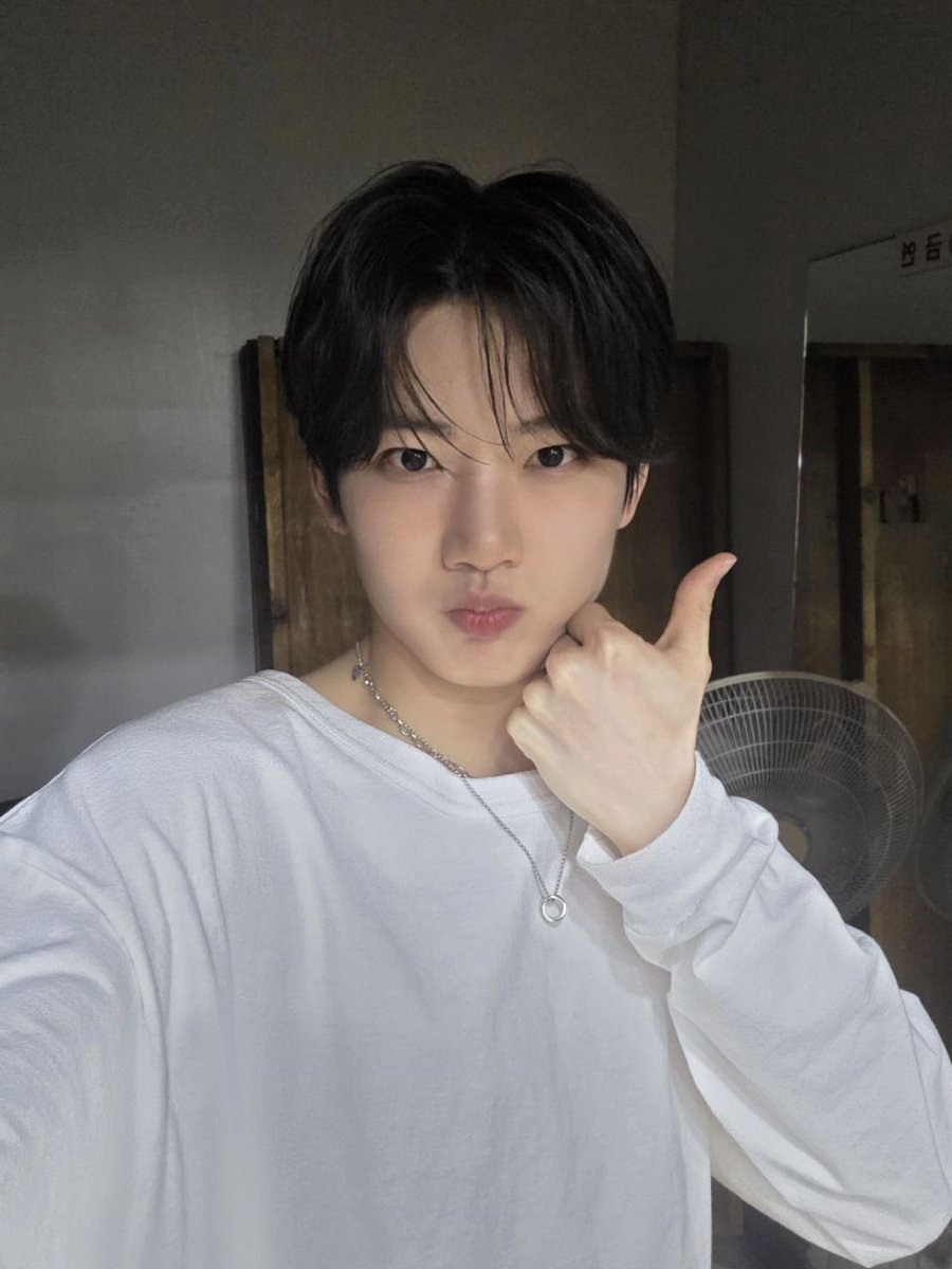 yshluv_'s tweet photo. 뀨요미생일너무너무축하해〰️♥️
활짝 웃는 준규 모습 얼른 볼 수 있길..🤲🤲
많이사랑하고응원해 뀨♡

#뀨월뀨일_준뀨야_케이뀨먹자 https://t.co/SVQFQVZFFH
