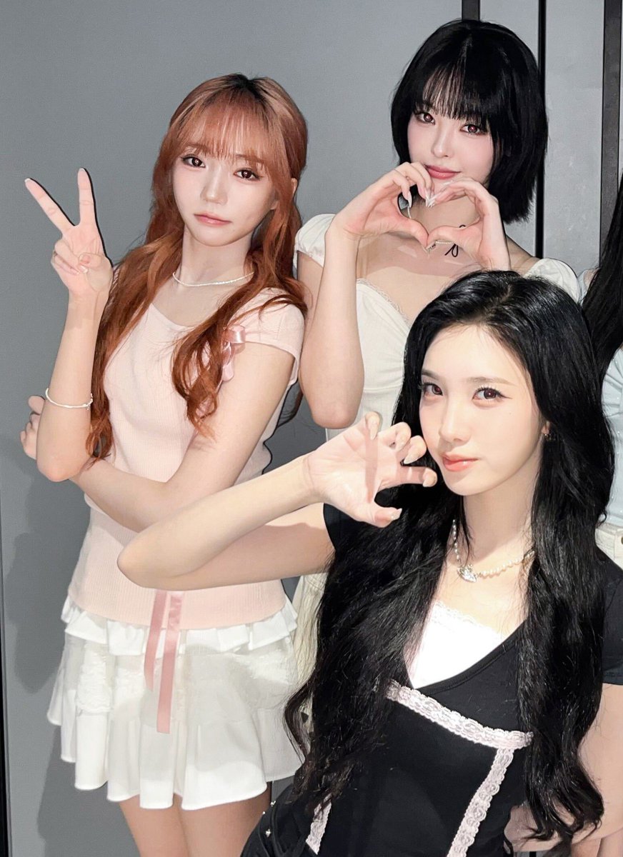 S22061130's tweet photo. 울 샤라다빵 아랑해요🩵🩵🩵 https://t.co/95hQAlP0qu