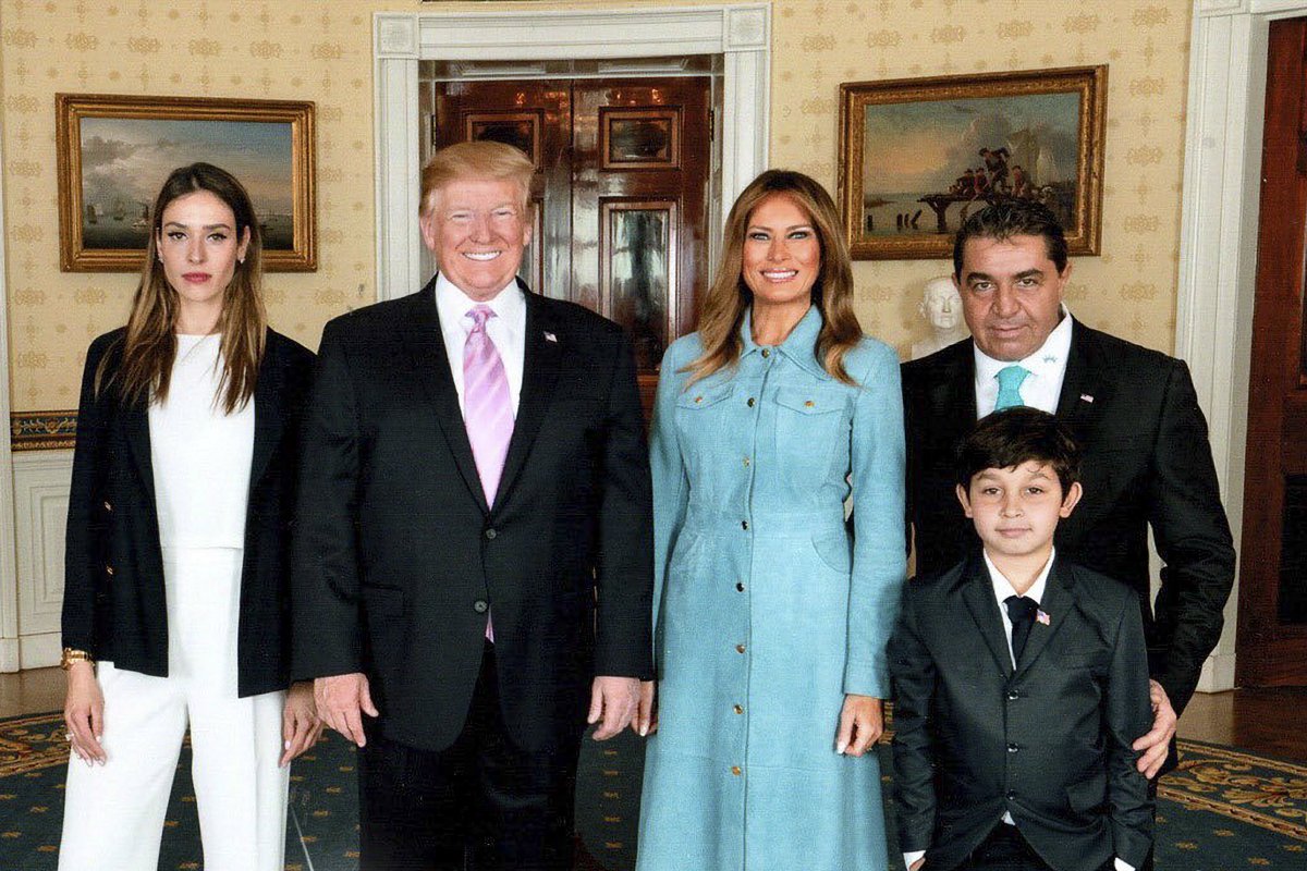 gabriel_draghi's tweet photo. L'ex femme de Paulo #Zampolli, Amanda #Ungaro a indiqué qu'elle révélera qui est VRAIMENT MELANIA et qui est VRAIMENT #Trump.
Ungaro apparaît dans les journaux de vol d'#Epstein alors qu'elle n'a que 17 ans. Elle serait a priori auditionnée ce jour par le #Congrès. #EpsteinFiles https://t.co/yU0XdHrhUD