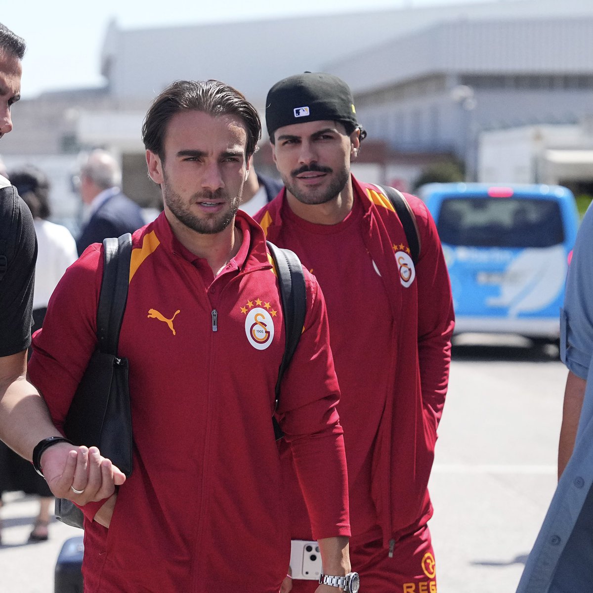 GalatasaraySK's tweet photo. 🛬 Takımımız, sponsorumuz Türk Hava Yolları’na (@TurkishAirlines) ait özel bir uçuşla Portekiz'e iniş yaptı. ✅ #SCPvGS #UCL https://t.co/Z32W6LHP5M