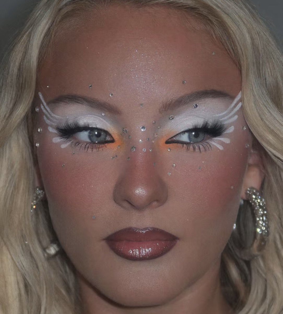 1leio's tweet photo. Makeup                                             inspiration https://t.co/RTWohMKvzP