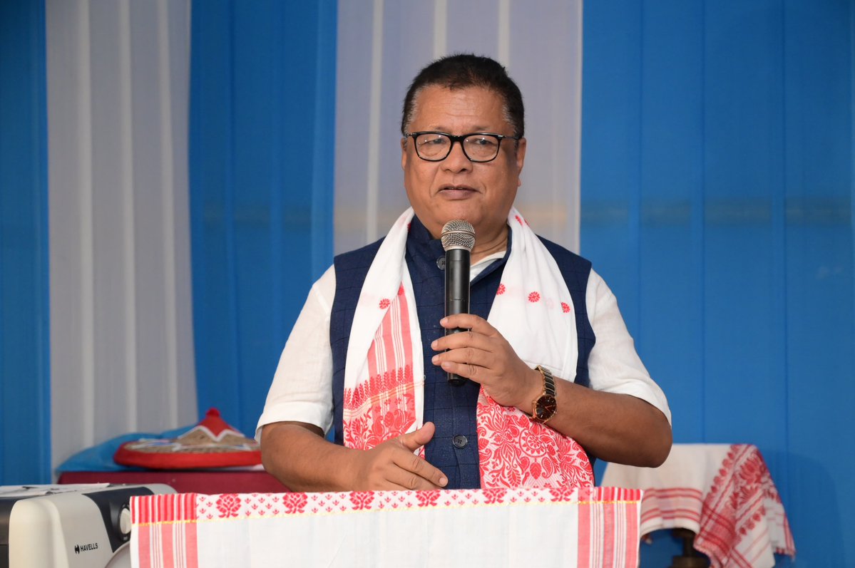 ranojpeguassam's tweet photo. Visited Biswanath College today along with HMLA Shri @pallablochandas and interacted with the faculty and students.

Situated in the heart of Biswanath town, the college has nearly 80 bighas of land and a proud legacy spanning 66 years since its establishment in 1960. It has immense potential to grow into a leading multidisciplinary educational institution.

I urged the entire college community to embrace this vision and work collectively and dedicatedly towards achieving it.
@himantabiswa 
@CMOfficeAssam