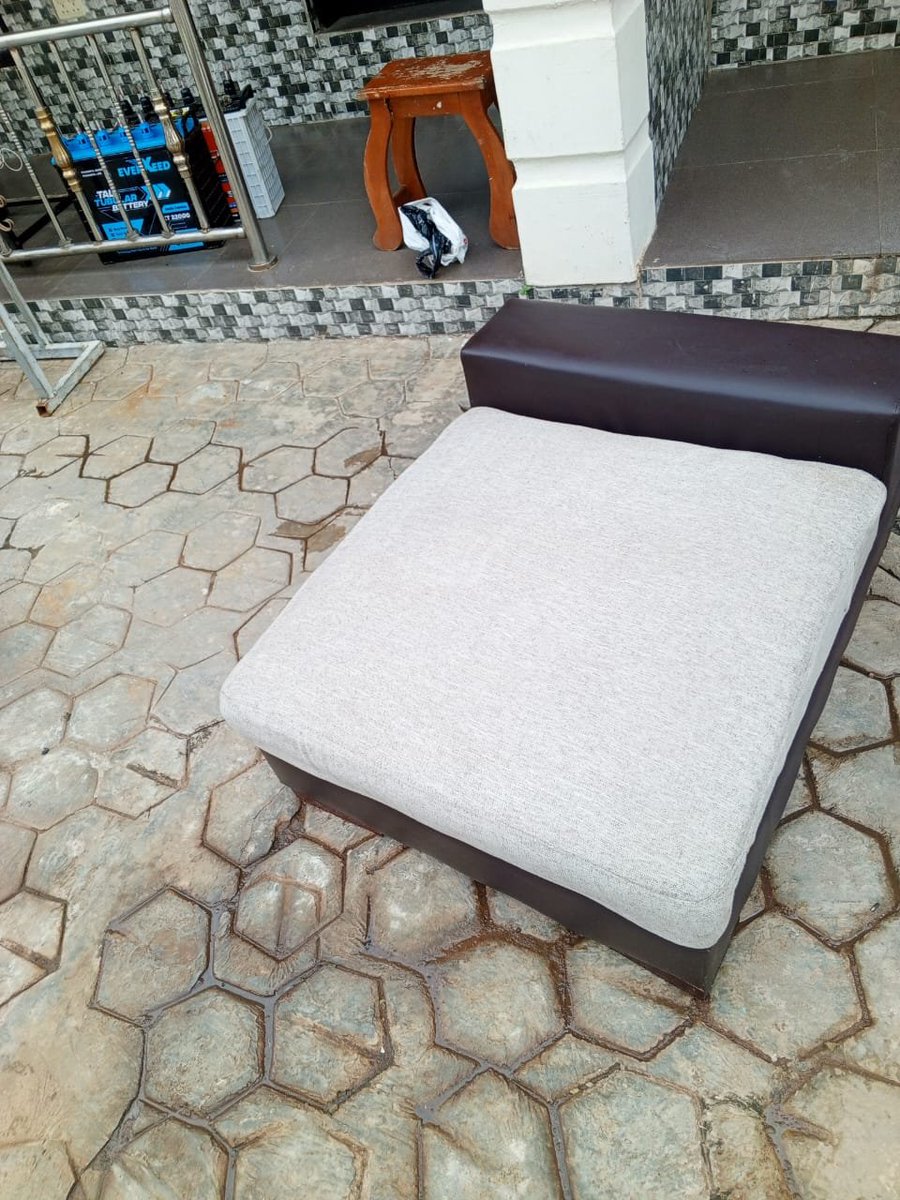 Winkscleaning's tweet photo. Your sofa deserves a refresh! 🧽✨

Deep-cleaned, refreshed, and ready for another round of comfort.

Choose Winks Cleaning Services for quality cleaning you can trust.
📍 Serving Ibadan
📞 Book us now: +2349160435041
We clean homes, offices, apartments, and more. https://t.co/CXEiKITXBG