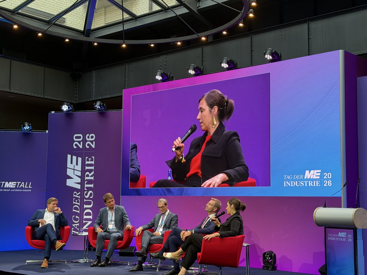 MEArbeitgeber's tweet photo. Jetzt unser Panel mit 
Prof. Jörg Rocholl @esmtberlin, @kathabeck, @HolznagelReiner, Dr. Kay Ruge @DLTonline. #TagME26 https://t.co/AjiYtVDVUO
