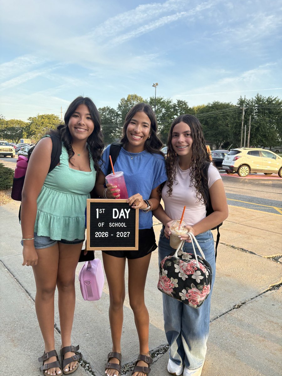 MidviewHS's tweet photo. We are off to a great start here at MHS! https://t.co/m71B1Lqgpd
