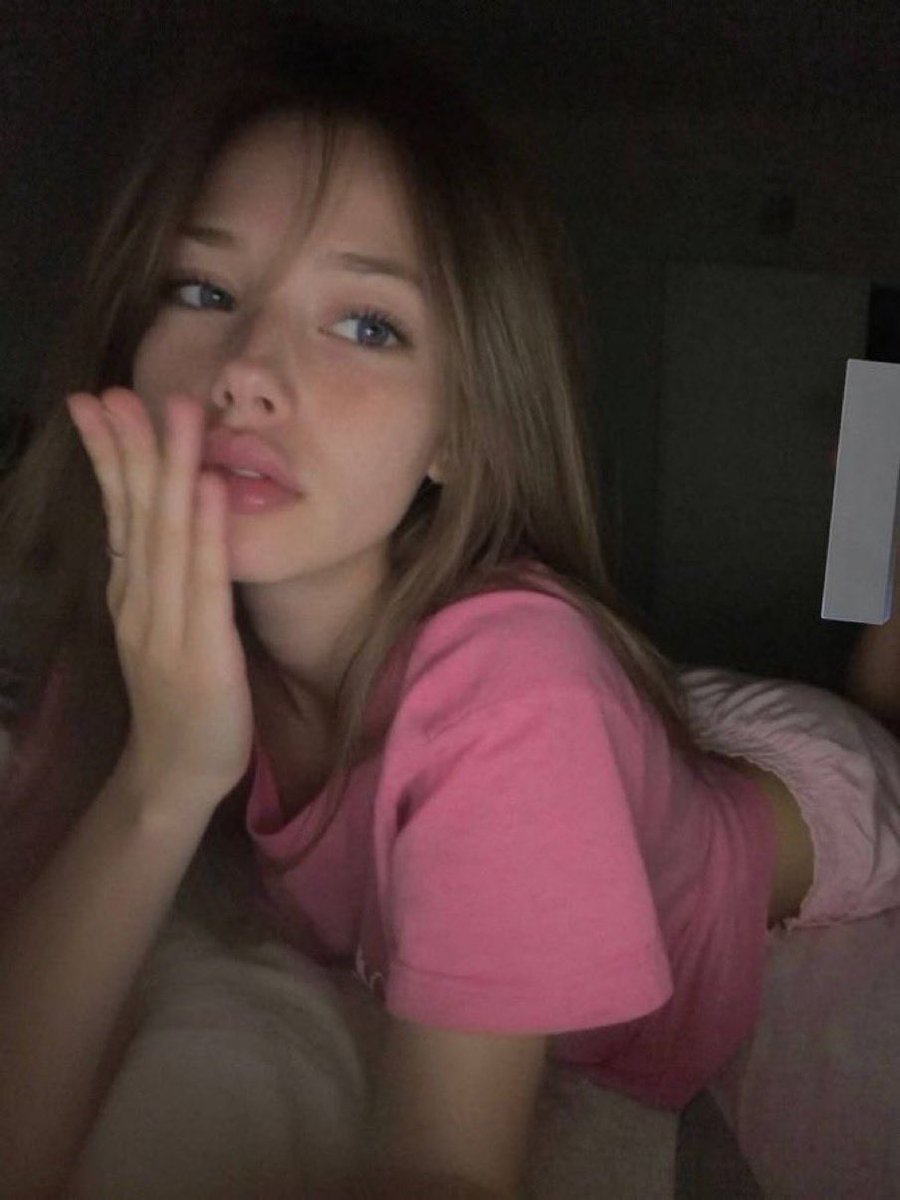 Bellapearlof's tweet photo. 18F single, who will accept some pics (not selling)?   

guys only🫦 https://t.co/jAdbJgP0RC