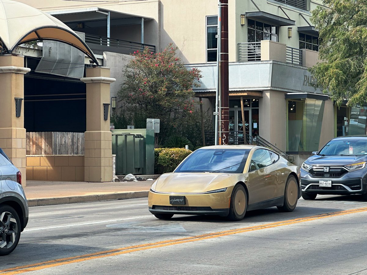 sarahalfar3's tweet photo. The future looks golden 💛 huge congrats to @Tesla on the launch of Cybercab. Designing, testing, and launching a vehicle with no wheel, no pedals, and built for autonomy is an incredible feat of engineering. Thank you for making the impossible possible and bringing safety and comfort to our roads.