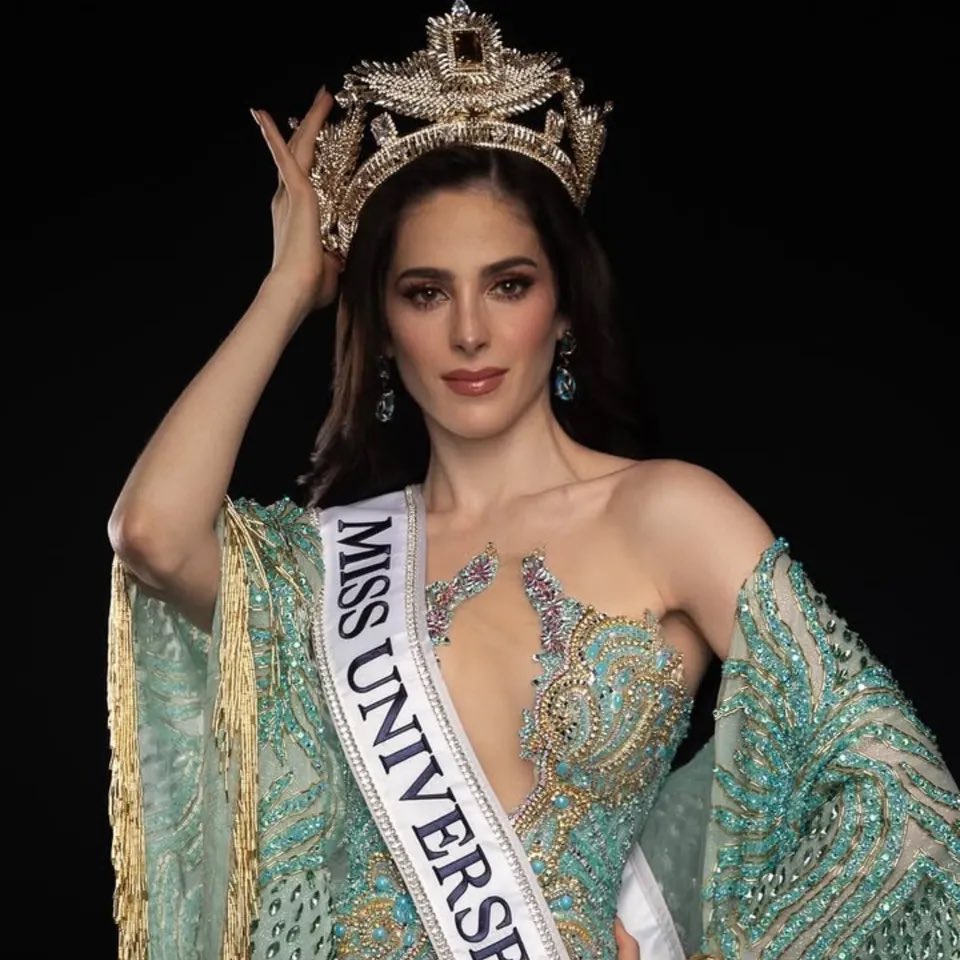 DANNA_Today's tweet photo. La Miss Universo Fátima Bosch realizó un comentario desafortunado en una de sus recientes publicaciones de instagram, alimentando la “polémica” entre Belinda, DANNA y Kenia Os

— Recordemos que durante todo su reinado ha manejado un discurso en “pro” de las mujeres y su “unión” https://t.co/vQsHuPC6Fv