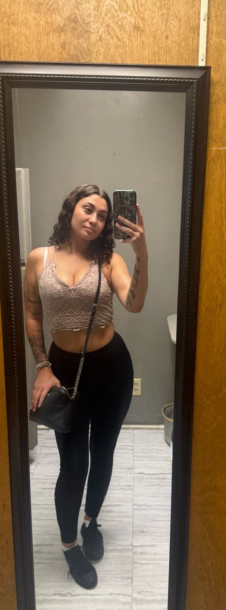 ursugkay's tweet photo. Cum hang link in bio let’s chat😘 https://t.co/SoQ6lAZ6D3