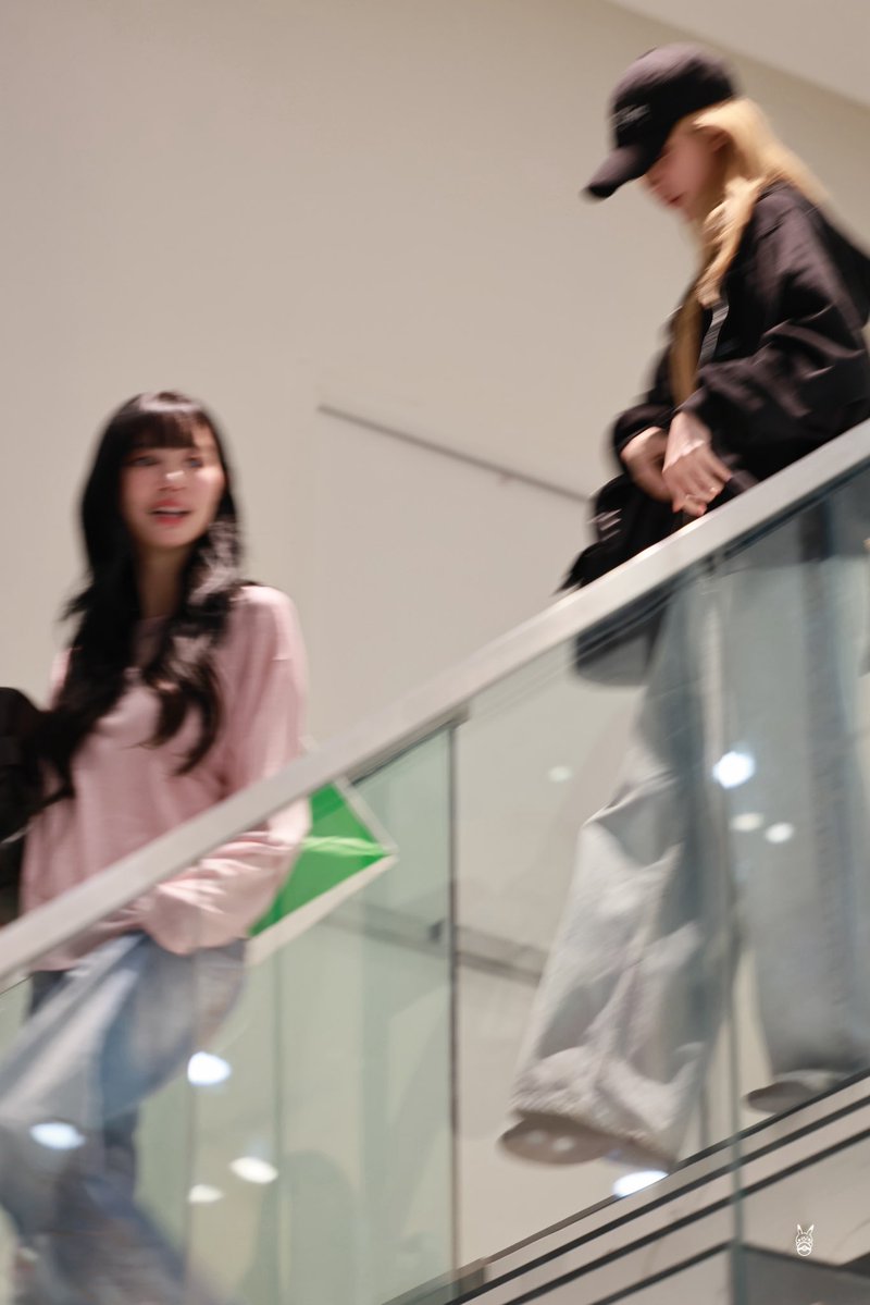 Y25265's tweet photo. แล้วทำไมไม่ตั้งค่ากล้อง555555
😖🥷🏻💖

BBB FIRST BLINK X JJJ 
#BabyBrightXJanJingJing
#BlinkWithJanJingJing https://t.co/8KcSWIlnak