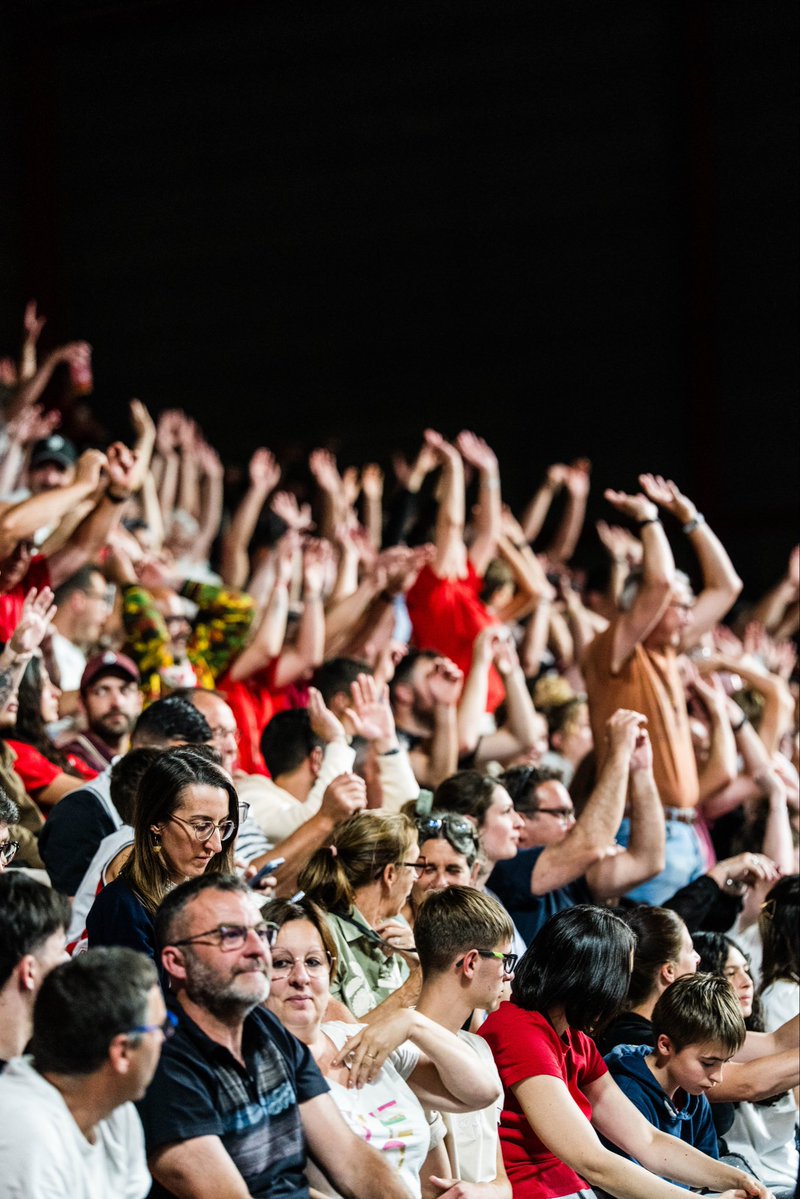 CB_officiel's tweet photo. Prêts à vibrer cette saison encore à la Meilleraie ? Ne loupez pas l’ouverture de la billetterie pour assister aux rencontres de votre équipe préférée !

Voici toutes les dates d’ouverture de la billetterie pour les affiches connues cette saison :

- Boulazac (match amical) : Mardi 15 septembre à 15h - ASVEL Lyon-Villeurbanne : Mardi 22 septembre à 15h - Pau-Lacq-Orthez : Mardi 29 septembre à 15h - Winner QRT2 (BCL) : Jeudi 1er octobre à 15h - Chalon/Saône : Mardi 6 octobre à 15h - Spartak Office Shoes (BCL) : Jeudi 15 octobre à 15h - Paris : Jeudi 22 octobre à 15h - Dijon : Mardi 27 octobre à 15h - Boulazac : Mardi 10 novembre à 15h - Bourg : Mardi 1er décembre à 15h - Hapoel Holon (BCL) : Jeudi 10 décembre à 15h - Roanne : Mardi 22 décembre à 15h - Nancy : Mardi 5 janvier à 15h - Gravelines : Mardi 19 janvier à 15h - Saint Quentin : Mardi 2 février à 15h - Nanterre : Mardi 2 mars à 15h - Limoges : Jeudi 18 mars à 15h - Le Mans : Mardi 6 avril à 15h - Strasbourg : Mardi 20 avril à 15h

#CBFAMILY