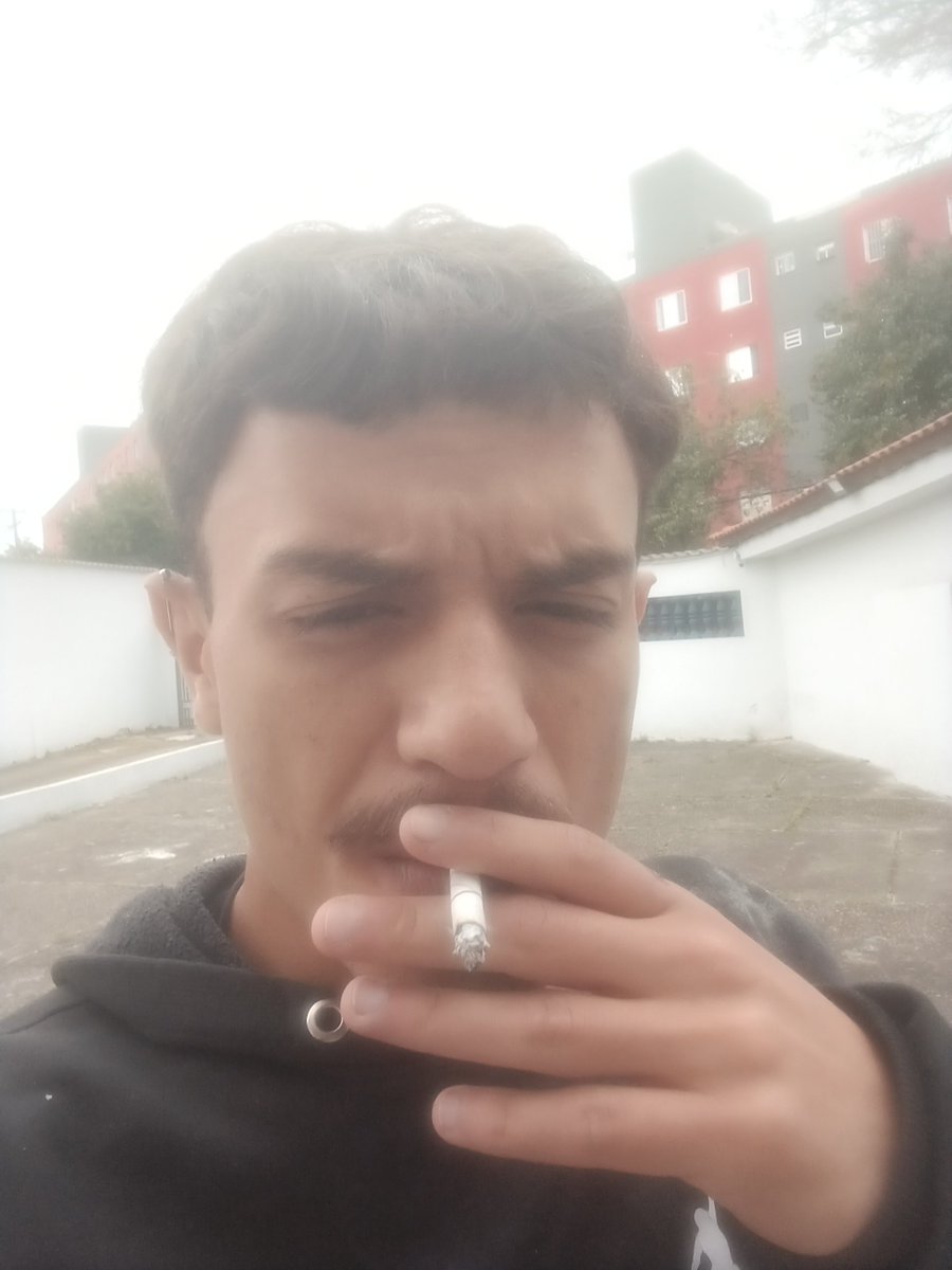 Kawan37268248's tweet photo. @KoMoDo_deX @RyderNoContext Eu nem fumo tanto assim https://t.co/bP5FoJvBzm
