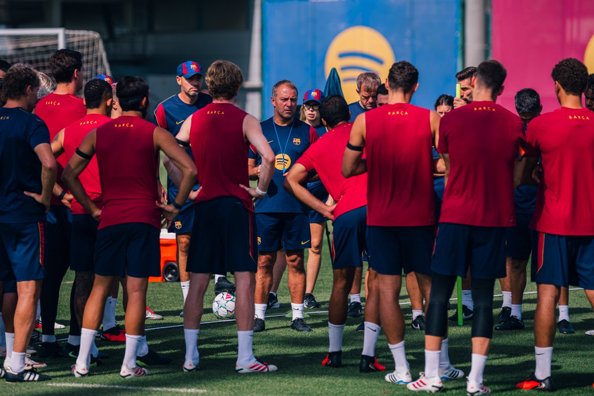 FCBarcelona's tweet photo. Silence! The boss is talking. https://t.co/tAjSCjYE5U