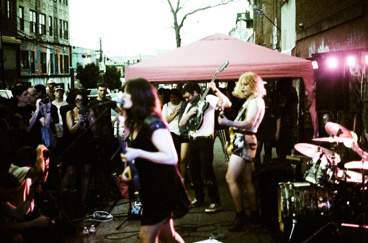ekkoastral's tweet photo. the last nyc show (color film) . photos by john lee https://t.co/Wp5bhcs1mz