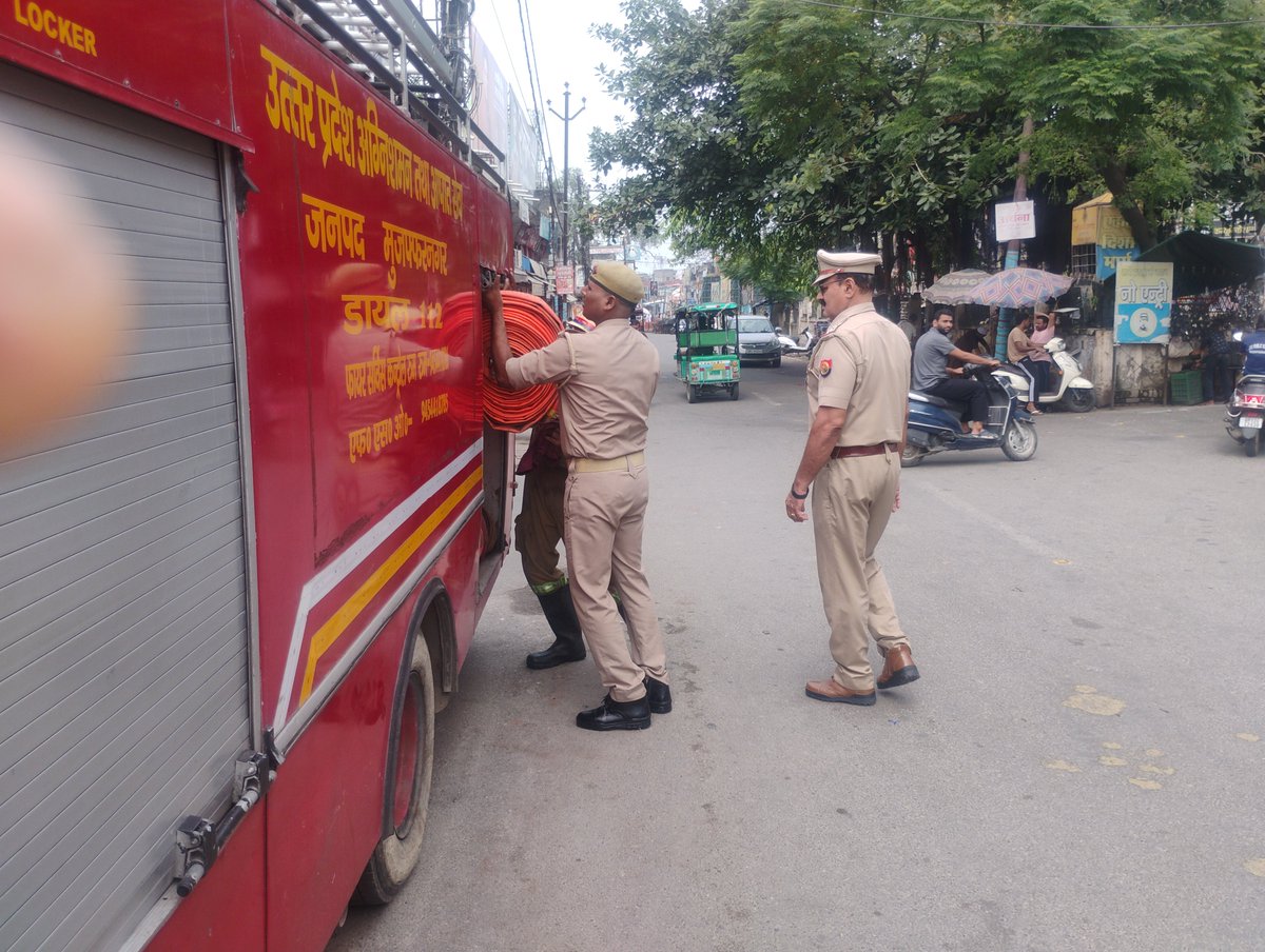 muzaffarnagfire's tweet photo. अपर पुलिस महानिदेशक, FSHQ महोदया के आदेशानुसार एवं   मुख्य अग्निशमन अधिकारी मुजफ्फरनगर के दिशा-निर्देशन में दिनांक 08/09/26 मंगलवार को जनपद के समस्त अग्निशमन केंद्रों पर  सभी फायर कर्मियों द्वारा सप्तायिक ड्रिल की एव सभी उपकरणों की साफ सफाई की गई https://t.co/YT99RUGkEw