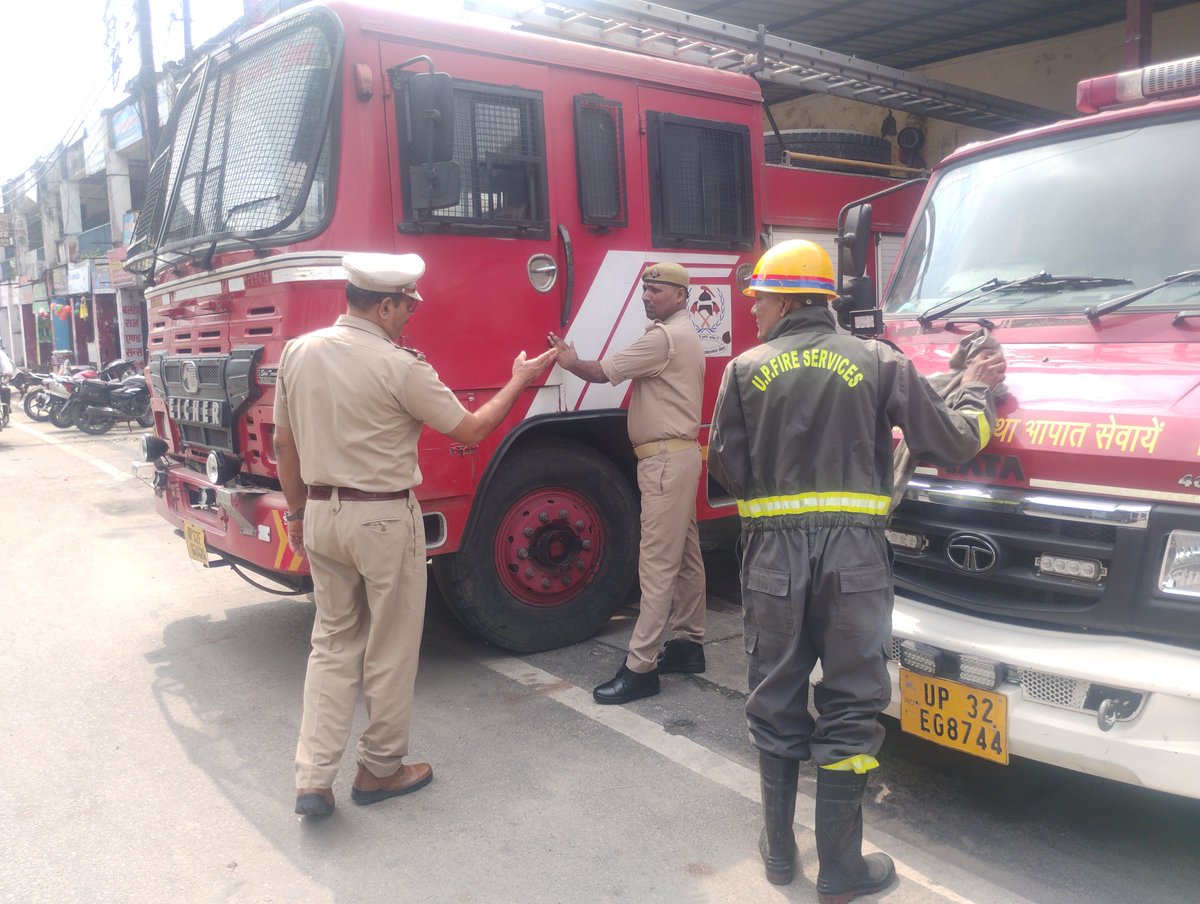 muzaffarnagfire's tweet photo. अपर पुलिस महानिदेशक, FSHQ महोदया के आदेशानुसार एवं   मुख्य अग्निशमन अधिकारी मुजफ्फरनगर के दिशा-निर्देशन में दिनांक 08/09/26 मंगलवार को जनपद के समस्त अग्निशमन केंद्रों पर  सभी फायर कर्मियों द्वारा सप्तायिक ड्रिल की एव सभी उपकरणों की साफ सफाई की गई https://t.co/YT99RUGkEw