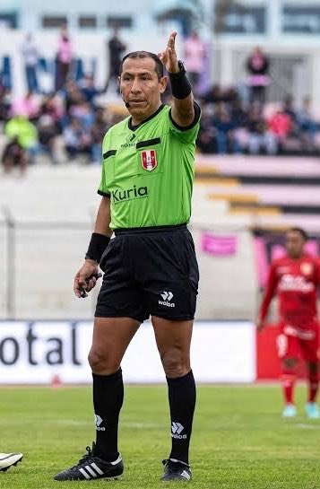 kevin23pacheco's tweet photo. Micke Palomino es el árbitro del clásico entre Alianza Lima vs Universitario. Alejandro Villanueva y Raúl López van al VAR. En las próximas horas lo oficializa la CONAR. https://t.co/kDLqy4gzWb