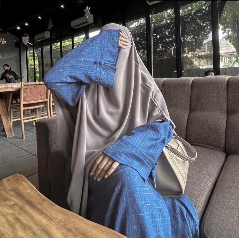 aqisacuu's tweet photo. ABAYA SEBAGUS INI GAK DIBELIII??🫵🫵 RUGI BANGET GAKSIHHH😭😭 https://t.co/GBphykTEYF