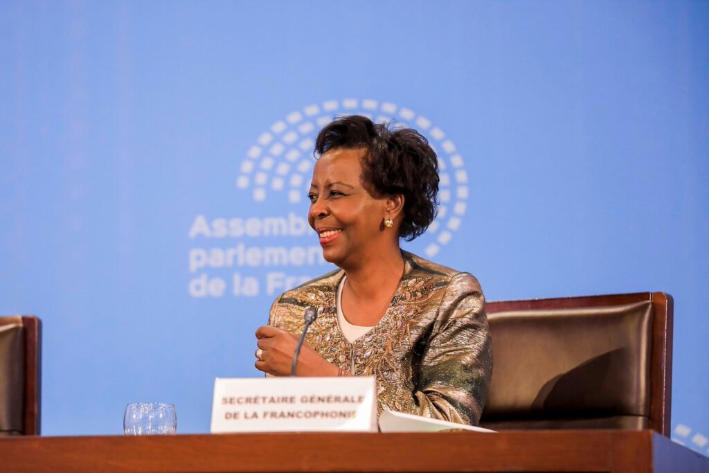 MichaelaAgasaro's tweet photo. Le leadership de @LMushikiwabo est une véritable source de fierté pour le Rwanda et pour l’Afrique. Ses réalisations démontrent ce qu’un leadership africain visionnaire, fondé sur des principes et axé sur les résultats, peut accomplir sur la scène internationale. 

Elle continue de prouver que les voix, les talents et le leadership africains ont toute leur place au cœur de la construction de l’avenir. Une femme remarquable et une digne ambassadrice du Rwanda et de l’Afrique. 👏🏾