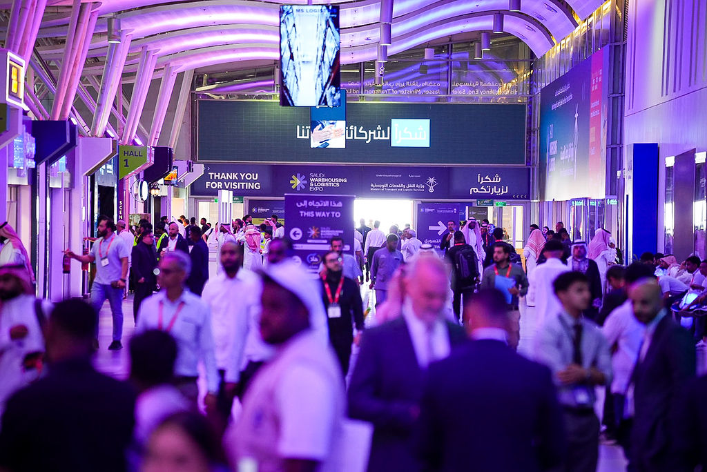 logistic_saudi's tweet photo. The people you came to meet are here. 🤝
Suppliers. Buyers. Decision-makers. Industry leaders.
And right now, they’re all under one roof at #SWLE2026.
📍 Riyadh International Convention & Exhibition Center (RICEC)
Register to attend: https://t.co/Ym1ZhIad7i
#SWLS2026 #SaudiLogisticsExpo #SupplyChainManagement
