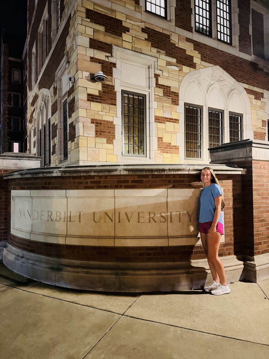 VioletB_6's tweet photo. I had an amazing time touring @VanderbiltU this weekend! I loved experiencing the campus and seeing what makes it so special.

I also watched @VandySoccer take on Xavier Sunday night. Seeing the programs intensity and 4-1  win was incredible! So grateful for this experience! 🤍 https://t.co/uwyckaa1oC