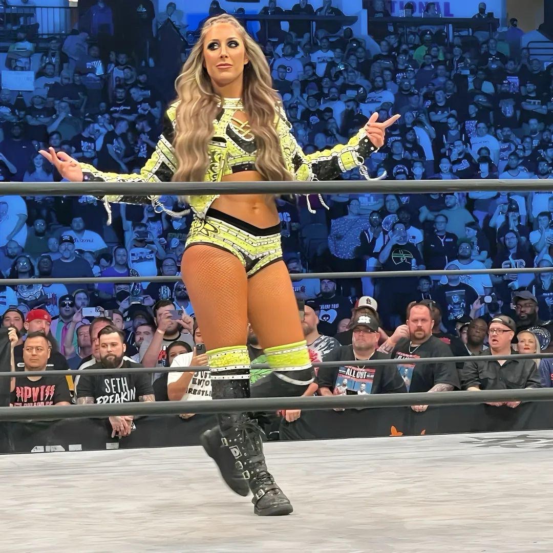 ReturnOfTheDMD's tweet photo. Thick thighs save lives~ https://t.co/sNvmaUn9EW