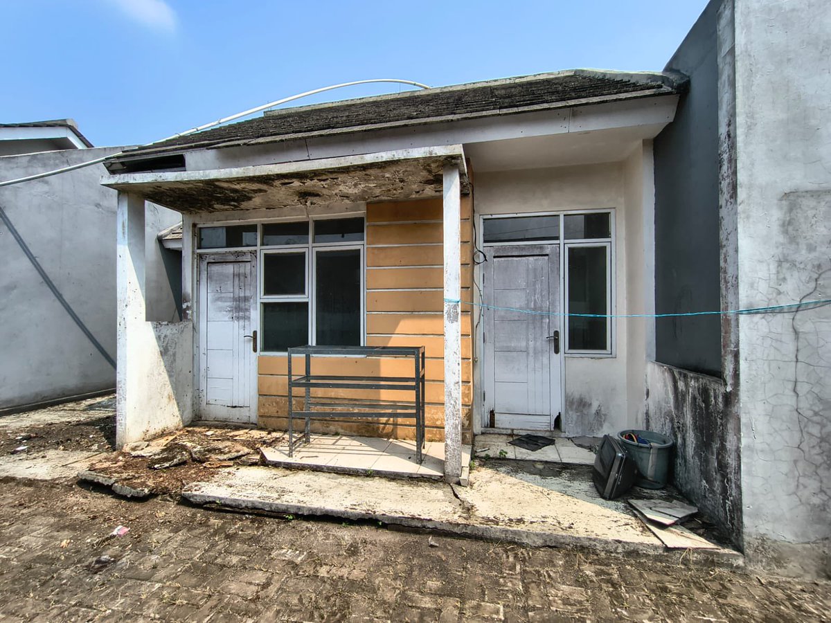 prambudie's tweet photo. Buat yang lagi cari rumah mepet banget tangsel khususnya serpong, pamulang, bsd dan sawangan. aku mau jual rumah 3 unit sekaligus nih.
📍belakang bukit dago, gunung sindur. https://t.co/p2OIbOL6dK