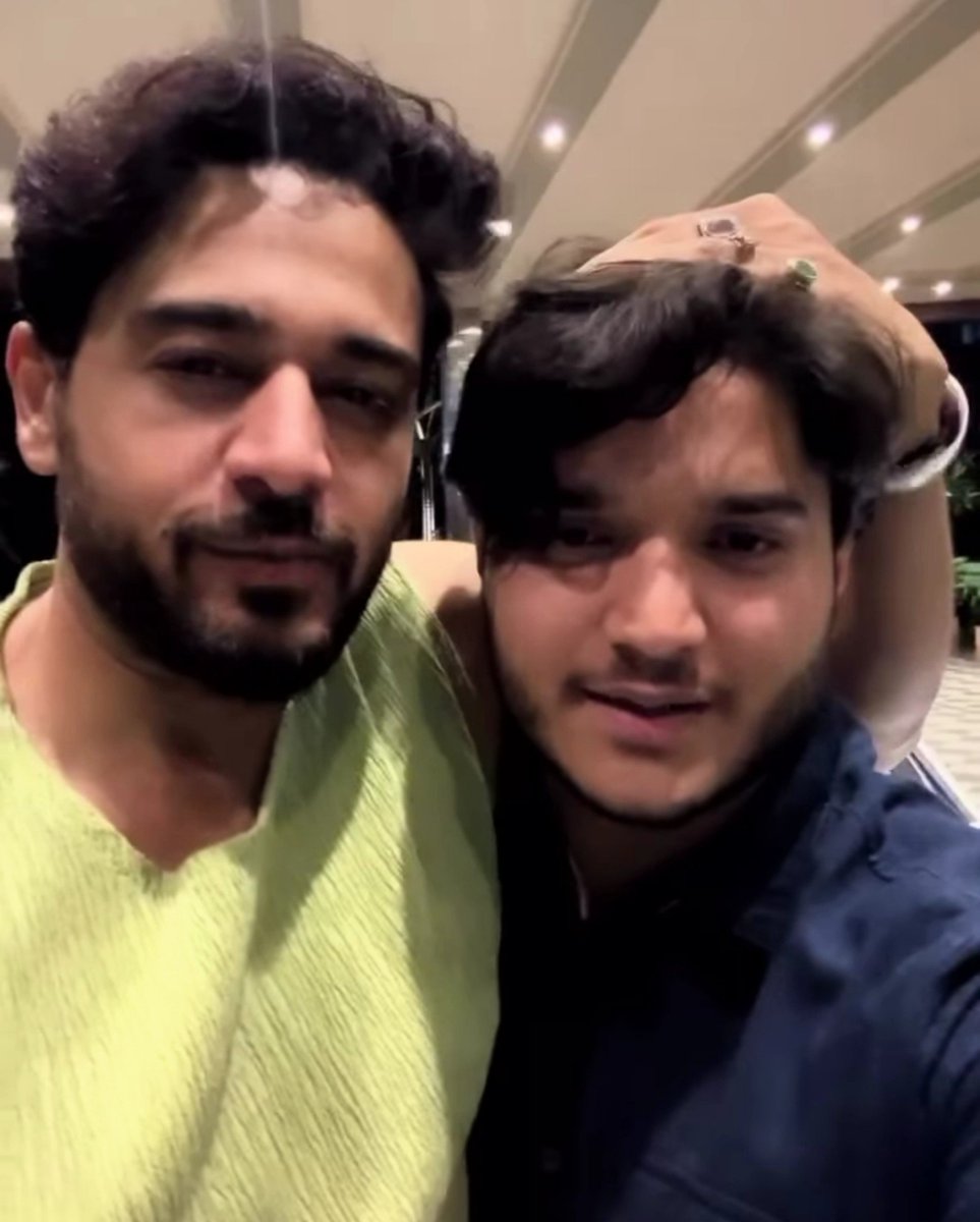 NinjEdits's tweet photo. The way GK adores and treats Mridul like his lil bro will always touch my heart.  Look the way he holds MT and puts his hand on Mridul's head....🥹

May the smile stay, GK. @iamgauravkhanna
#GauravKhanna https://t.co/yVRQMIK1nw