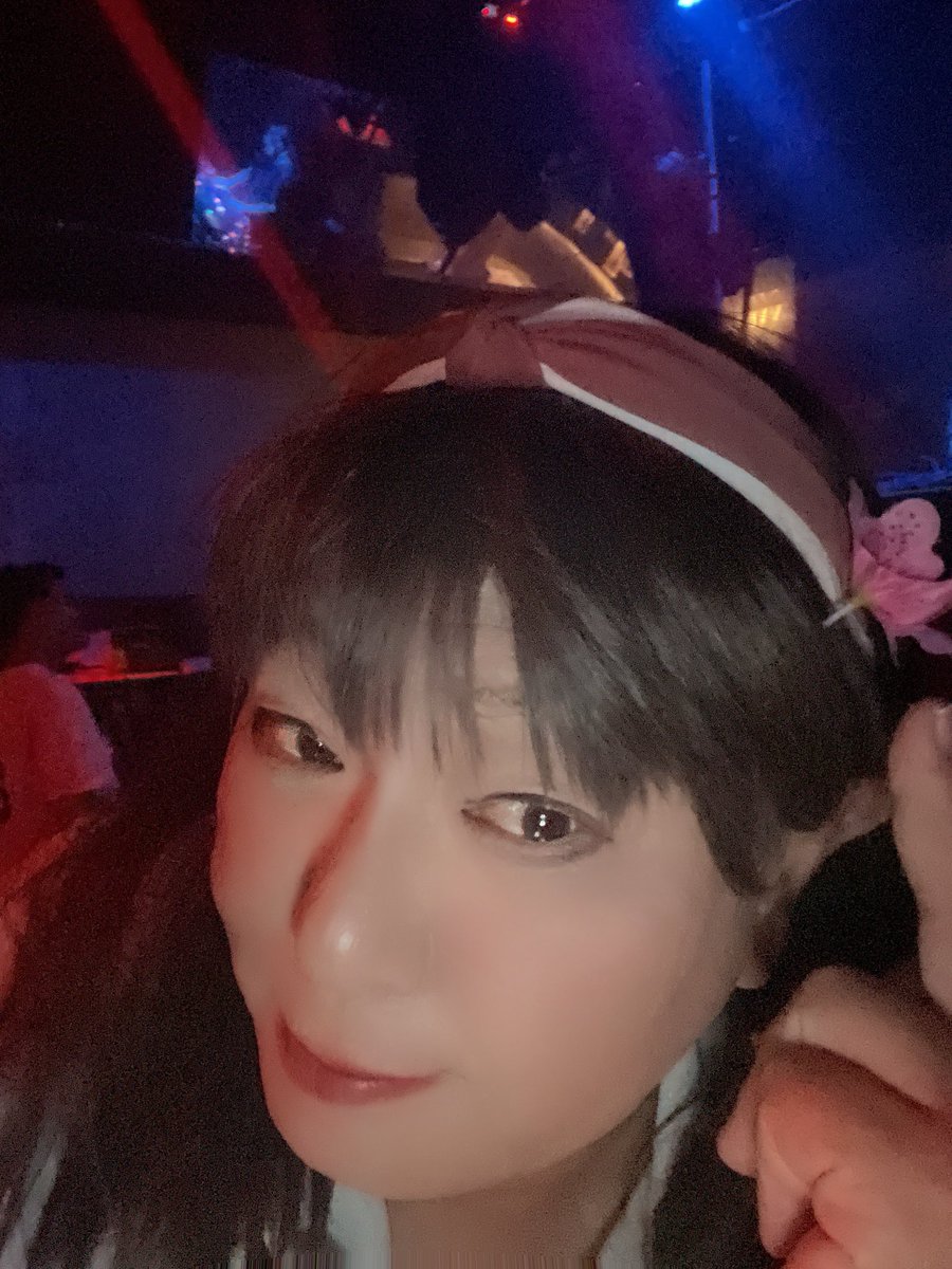 nanoha_fx's tweet photo. 花飾りつけてみてたら

２本目登場🤣 https://t.co/mv0j0c1r2P